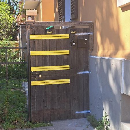 Fiera Bolognina - Komodo - Appartamento Completo Con Giardino E Parcheggio Privato ボローニャ エクステリア 写真