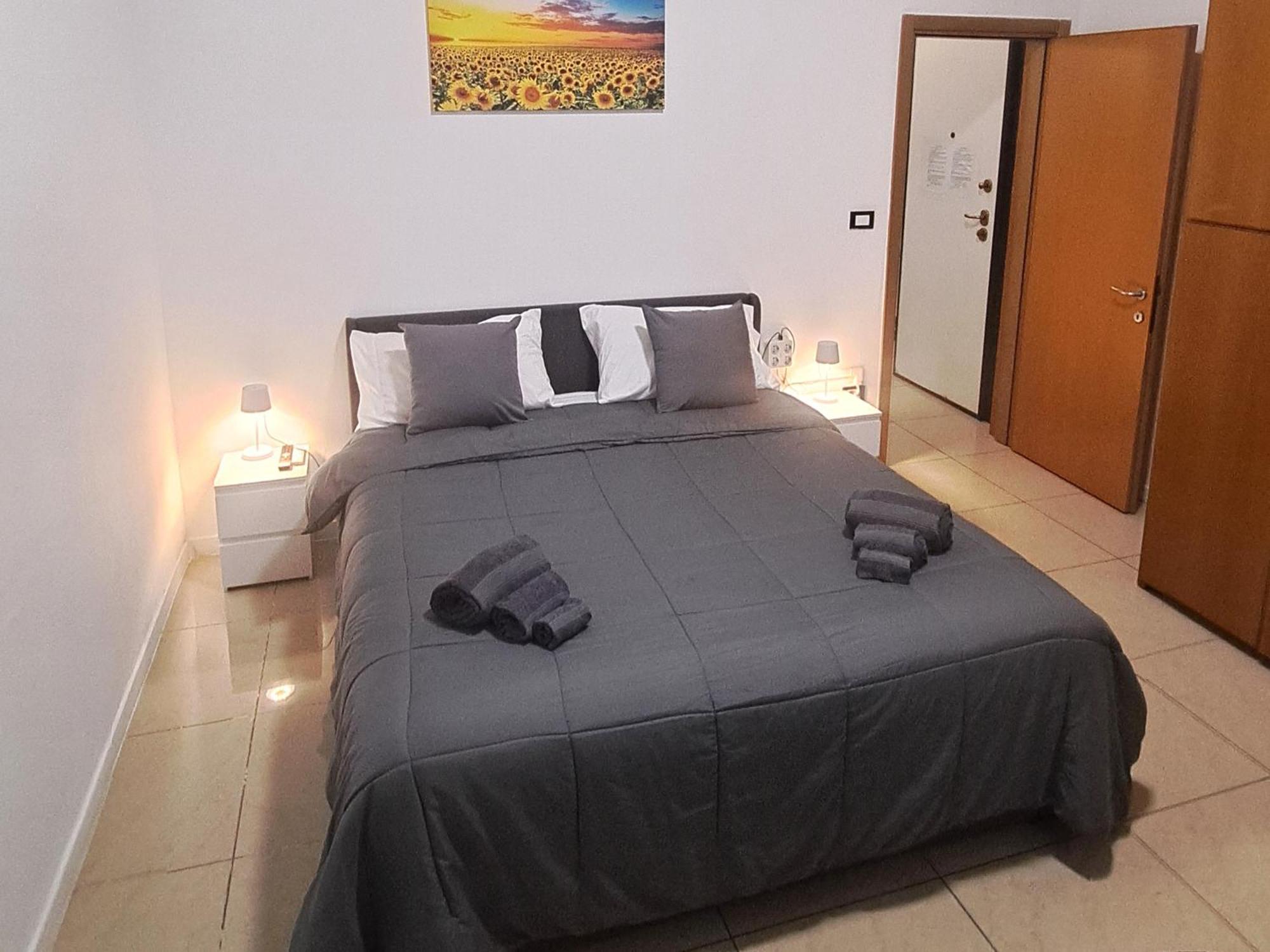 Fiera Bolognina - Komodo - Appartamento Completo Con Giardino E Parcheggio Privato ボローニャ エクステリア 写真